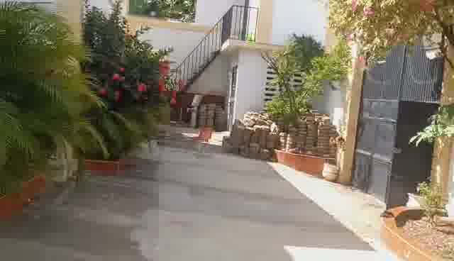 Large 5-Bedroom House for Rent in Breda #2, Cap-Haïtien, Haiti – 5 Spacious Bedrooms, 4.5 Bathrooms, Open Living & Dining Rooms, Renovated Kitchen, Multi-Family Home, Servant Quarter, High-Walls/Fences, 2 Entrance/Exit Gates, 5-Car Parking Space, Ideal for Big Family, International Organization Office, Headquarters, or Residence