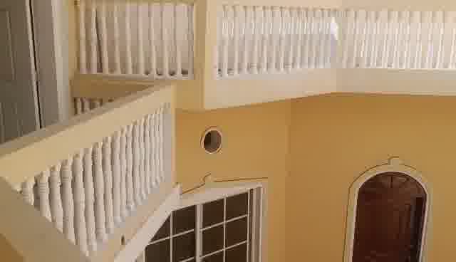 Large 5-Bedroom House for Rent in Breda #2, Cap-Haïtien, Haiti – 5 Spacious Bedrooms, 4.5 Bathrooms, Open Living & Dining Rooms, Renovated Kitchen, Multi-Family Home, Servant Quarter, High-Walls/Fences, 2 Entrance/Exit Gates, 5-Car Parking Space, Ideal for Big Family, International Organization Office, Headquarters, or Residence