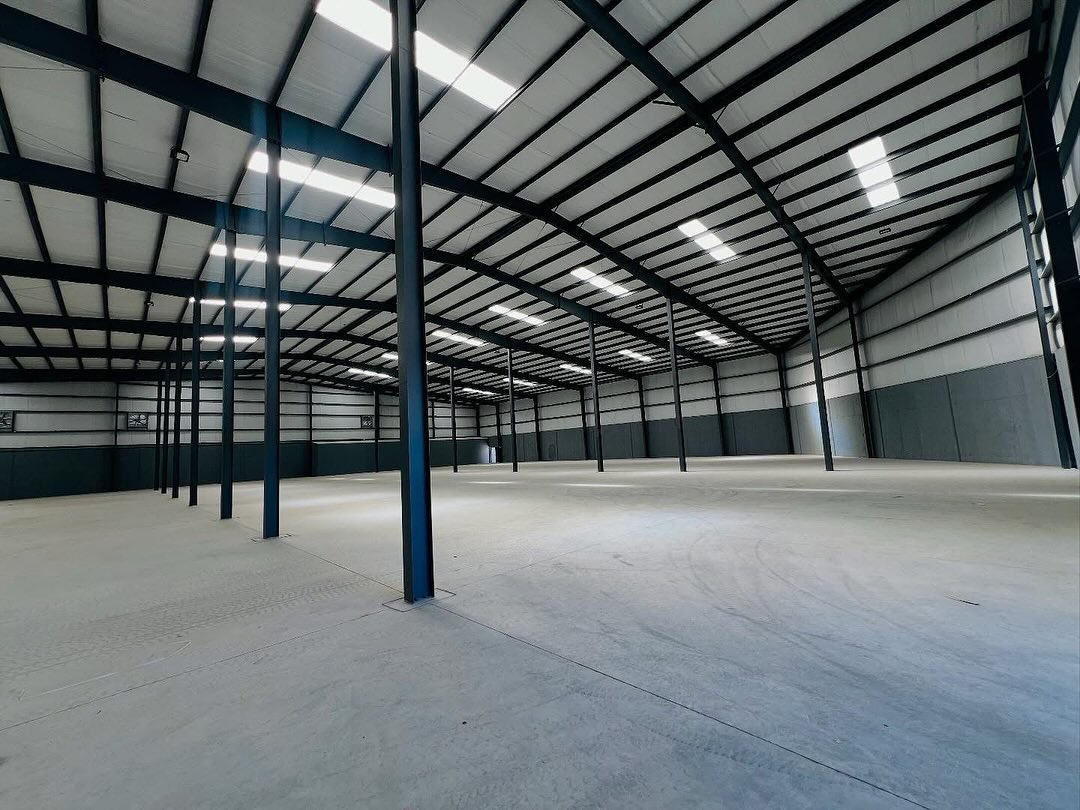 Large Industrial Warehouse for RENT in Parcs Industriels Métropolitain, Tabarre, Airport Road, Port-au-Prince, Haiti – 27,000 ft² (2,508 m²) – Suitable for Self-Storage Facility, Third-Party Logistics, Bulk Goods Storage, Vehicle Storage, Fulfillment Center, Wholesale Distribution Hub, Ghost Kitchens, Light Manufacturing, Artisanal Workshop, Co-Working, Maker Space, and More – Parking Spaces for Multiple Cargo, Container Delivery, Dump & Equipment Trailers, and More…