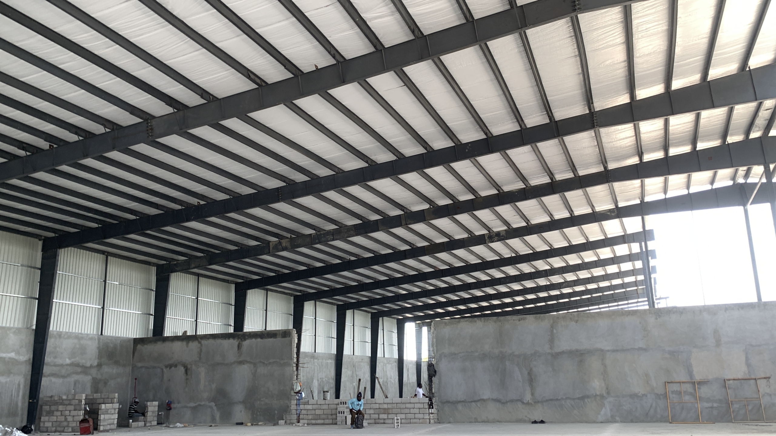 Large Industrial Warehouse for RENT in Parcs Industriels Métropolitain, Tabarre, Airport Road, Port-au-Prince, Haiti – 27,000 ft² (2,508 m²) – Suitable for Self-Storage Facility, Third-Party Logistics, Bulk Goods Storage, Vehicle Storage, Fulfillment Center, Wholesale Distribution Hub, Ghost Kitchens, Light Manufacturing, Artisanal Workshop, Co-Working, Maker Space, and More – Parking Spaces for Multiple Cargo, Container Delivery, Dump & Equipment Trailers, and More…
