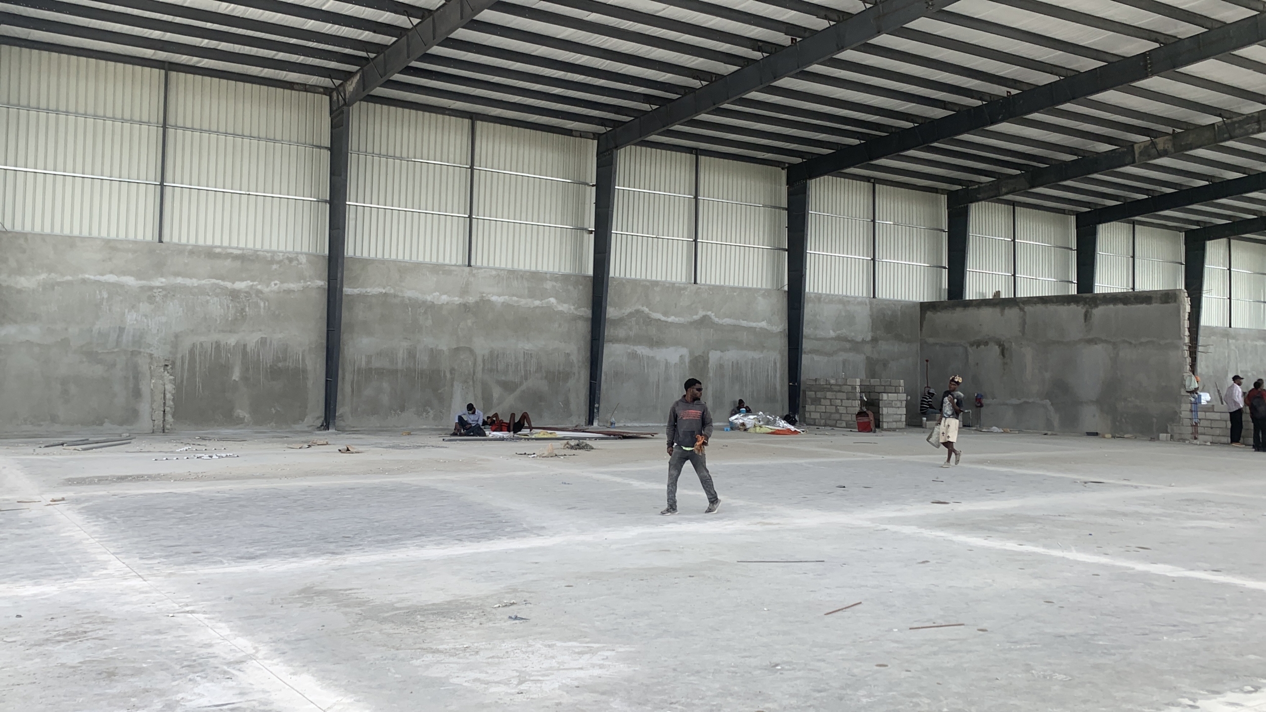 Large Industrial Warehouse for RENT in Parcs Industriels Métropolitain, Tabarre, Airport Road, Port-au-Prince, Haiti – 27,000 ft² (2,508 m²) – Suitable for Self-Storage Facility, Third-Party Logistics, Bulk Goods Storage, Vehicle Storage, Fulfillment Center, Wholesale Distribution Hub, Ghost Kitchens, Light Manufacturing, Artisanal Workshop, Co-Working, Maker Space, and More – Parking Spaces for Multiple Cargo, Container Delivery, Dump & Equipment Trailers, and More…