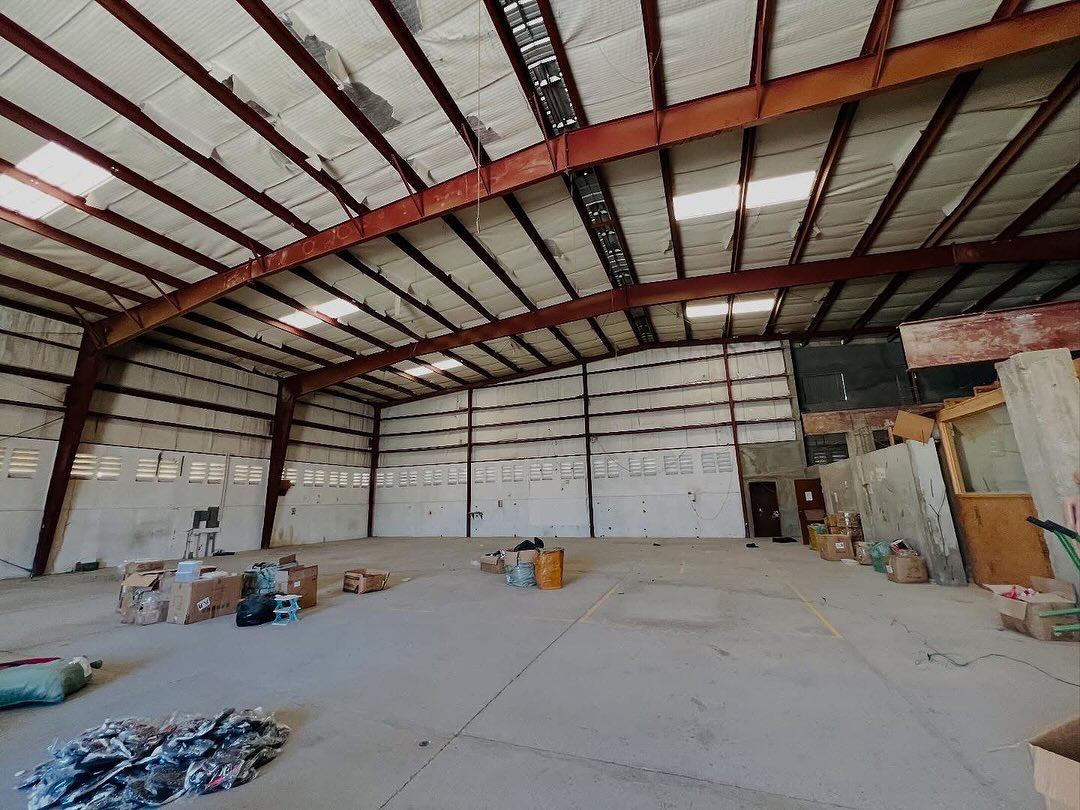 Large Industrial Warehouse for RENT in Parcs Industriels Métropolitain, Tabarre, Airport Road, Port-au-Prince, Haiti – 27,000 ft² (2,508 m²) – Suitable for Self-Storage Facility, Third-Party Logistics, Bulk Goods Storage, Vehicle Storage, Fulfillment Center, Wholesale Distribution Hub, Ghost Kitchens, Light Manufacturing, Artisanal Workshop, Co-Working, Maker Space, and More – Parking Spaces for Multiple Cargo, Container Delivery, Dump & Equipment Trailers, and More…