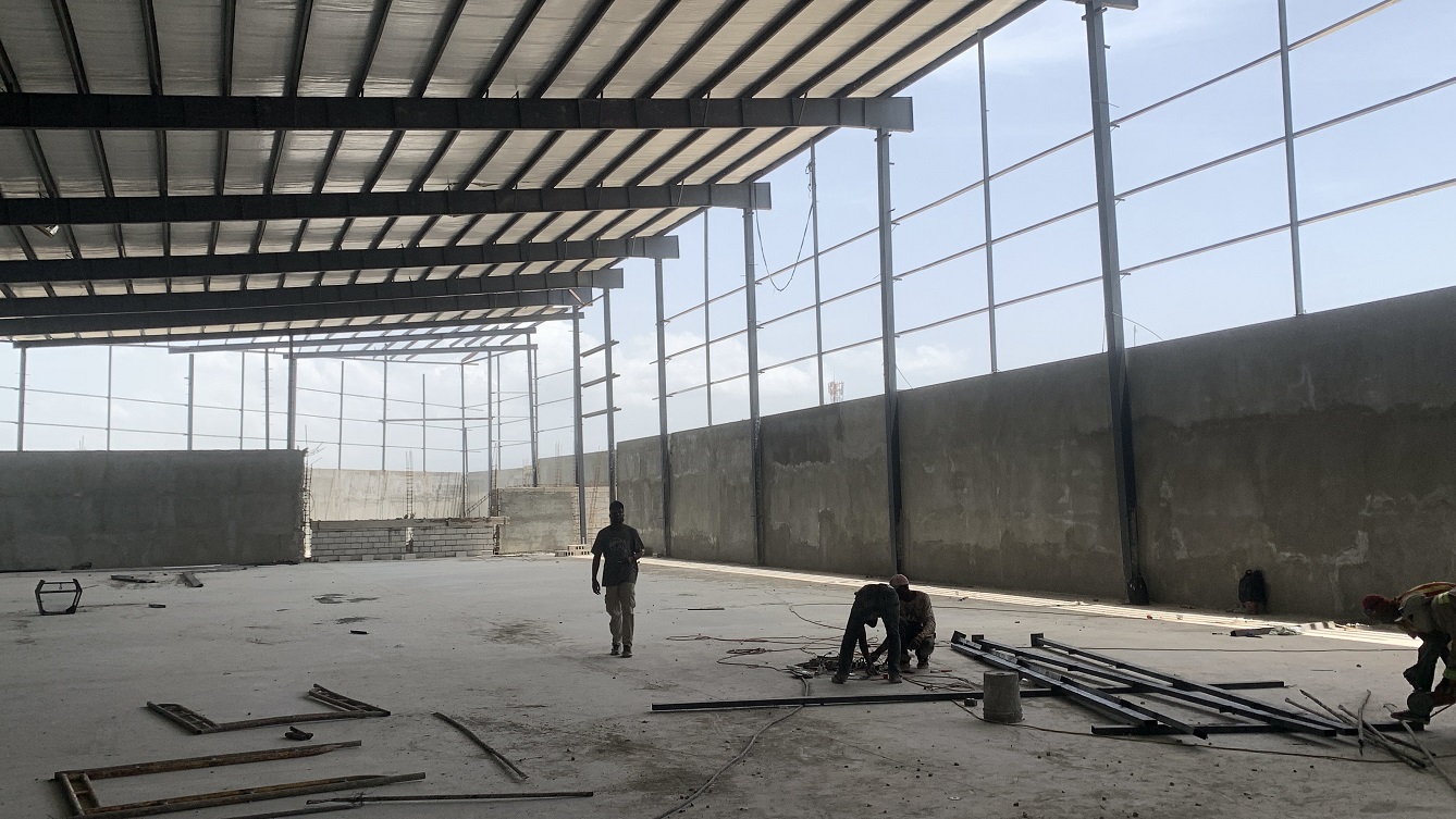 Large Industrial Warehouse for RENT in Parcs Industriels Métropolitain, Tabarre, Airport Road, Port-au-Prince, Haiti – 27,000 ft² (2,508 m²) – Suitable for Self-Storage Facility, Third-Party Logistics, Bulk Goods Storage, Vehicle Storage, Fulfillment Center, Wholesale Distribution Hub, Ghost Kitchens, Light Manufacturing, Artisanal Workshop, Co-Working, Maker Space, and More – Parking Spaces for Multiple Cargo, Container Delivery, Dump & Equipment Trailers, and More…