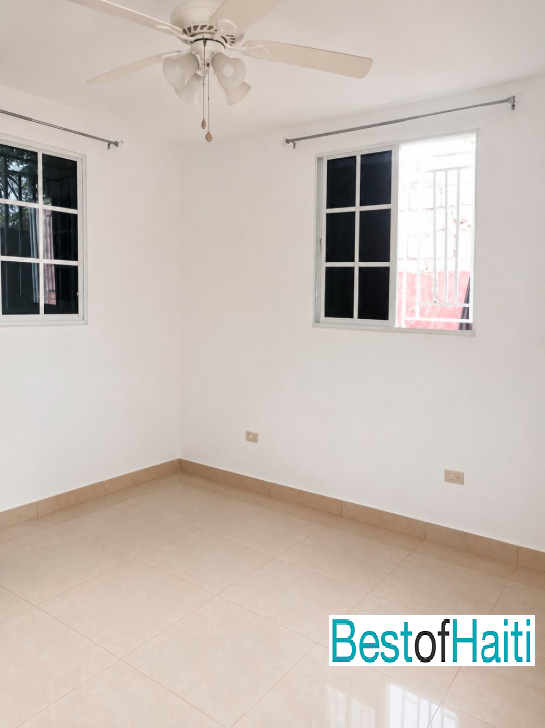 Newly Built, Cheap Single-Story House for Rent in Vaudreuil, Cap-Haïtien, Haiti – 3 Spacious Bedrooms, 3 Modern Bathrooms, Open-Layout Living & Dining Rooms, Functional Kitchen with Built-in Cabinets, Title Floors, Generous Outdoor Spaces, Gated/Fenced, Brand-New Home, Parking for 6+ Cars