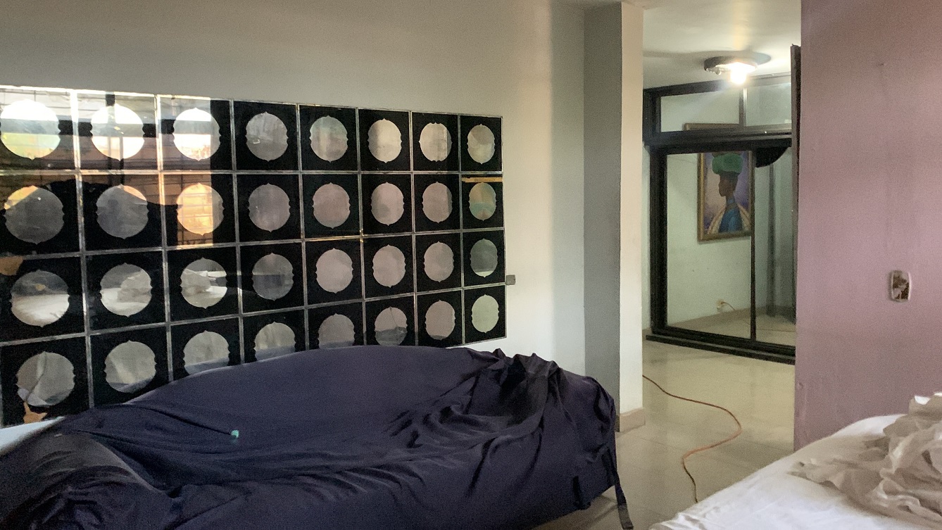 Cheap, Expansive, Sold by Owner House for Sale in Delmas 41 (Faustin 1ere), Port-au-Prince, Haiti – 6 Spacious Bedrooms, 7 Bathrooms, 3 Living Rooms, 2 Dining Rooms, 2 Kitchens, Swimming Pool, Play Area, Servant Quarter, Built in 2026 on 516m² (4 Centiemes or 5,554.18) of Flat Land, Parking Available for 4+ Cars with 2 Covered, High Walls/Fences, Safe Residential Neighborhood – Largest Master’s Bedroom in a Multi-Family Home