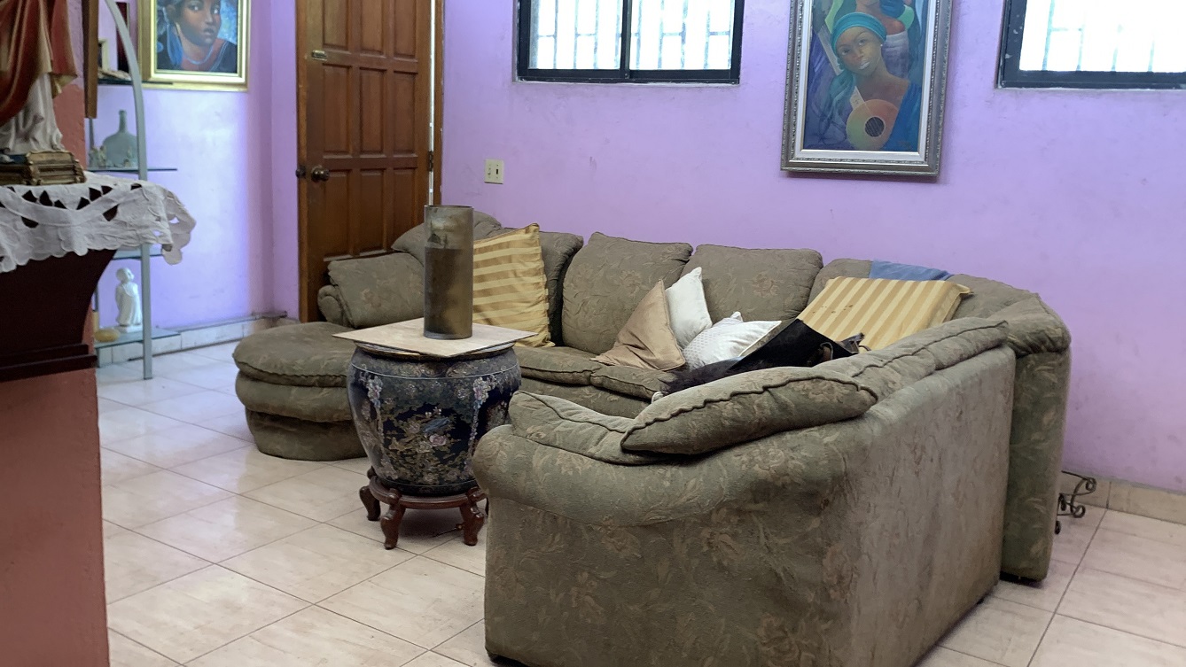 Cheap, Expansive, Sold by Owner House for Sale in Delmas 41 (Faustin 1ere), Port-au-Prince, Haiti – 6 Spacious Bedrooms, 7 Bathrooms, 3 Living Rooms, 2 Dining Rooms, 2 Kitchens, Swimming Pool, Play Area, Servant Quarter, Built in 2026 on 516m² (4 Centiemes or 5,554.18) of Flat Land, Parking Available for 4+ Cars with 2 Covered, High Walls/Fences, Safe Residential Neighborhood – Largest Master’s Bedroom in a Multi-Family Home