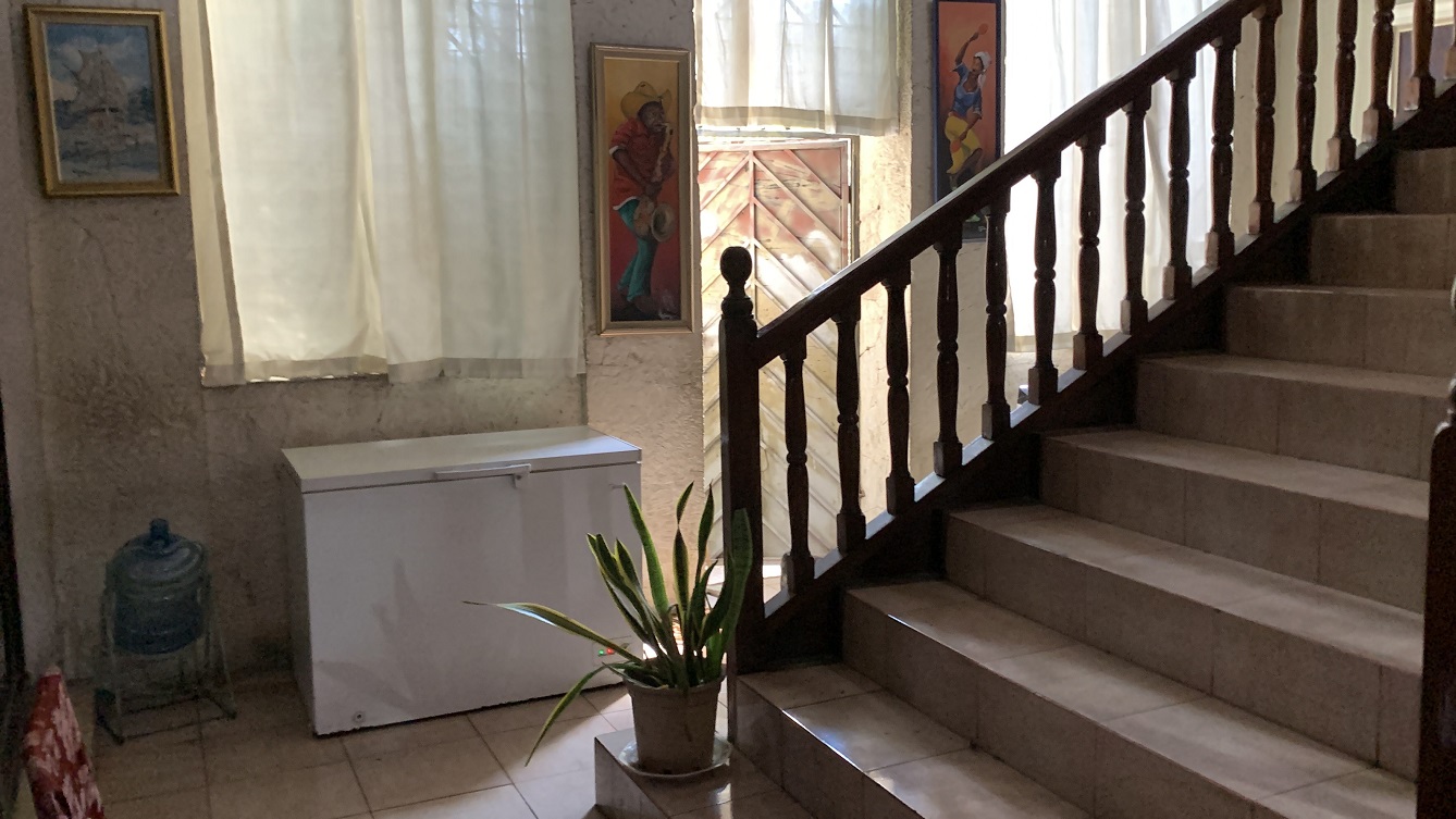 Cheap, Expansive, Sold by Owner House for Sale in Delmas 41 (Faustin 1ere), Port-au-Prince, Haiti – 6 Spacious Bedrooms, 7 Bathrooms, 3 Living Rooms, 2 Dining Rooms, 2 Kitchens, Swimming Pool, Play Area, Servant Quarter, Built in 2026 on 516m² (4 Centiemes or 5,554.18) of Flat Land, Parking Available for 4+ Cars with 2 Covered, High Walls/Fences, Safe Residential Neighborhood – Largest Master’s Bedroom in a Multi-Family Home