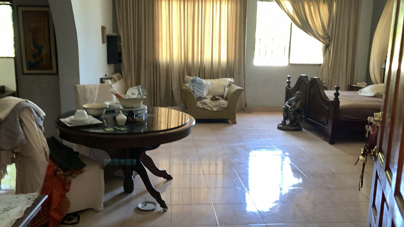 Cheap, Expansive, Sold by Owner House for Sale in Delmas 41 (Faustin 1ere), Port-au-Prince, Haiti – 6 Spacious Bedrooms, 7 Bathrooms, 3 Living Rooms, 2 Dining Rooms, 2 Kitchens, Swimming Pool, Play Area, Servant Quarter, Built in 2026 on 516m² (4 Centiemes or 5,554.18) of Flat Land, Parking Available for 4+ Cars with 2 Covered, High Walls/Fences, Safe Residential Neighborhood – Largest Master’s Bedroom in a Multi-Family Home
