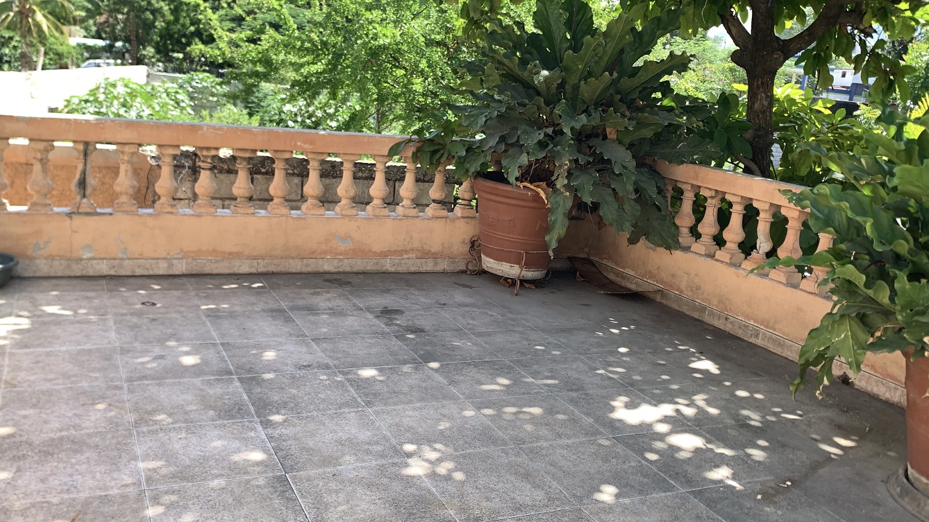 Cheap, Expansive, Sold by Owner House for Sale in Delmas 41 (Faustin 1ere), Port-au-Prince, Haiti – 6 Spacious Bedrooms, 7 Bathrooms, 3 Living Rooms, 2 Dining Rooms, 2 Kitchens, Swimming Pool, Play Area, Servant Quarter, Built in 2026 on 516m² (4 Centiemes or 5,554.18) of Flat Land, Parking Available for 4+ Cars with 2 Covered, High Walls/Fences, Safe Residential Neighborhood – Largest Master’s Bedroom in a Multi-Family Home