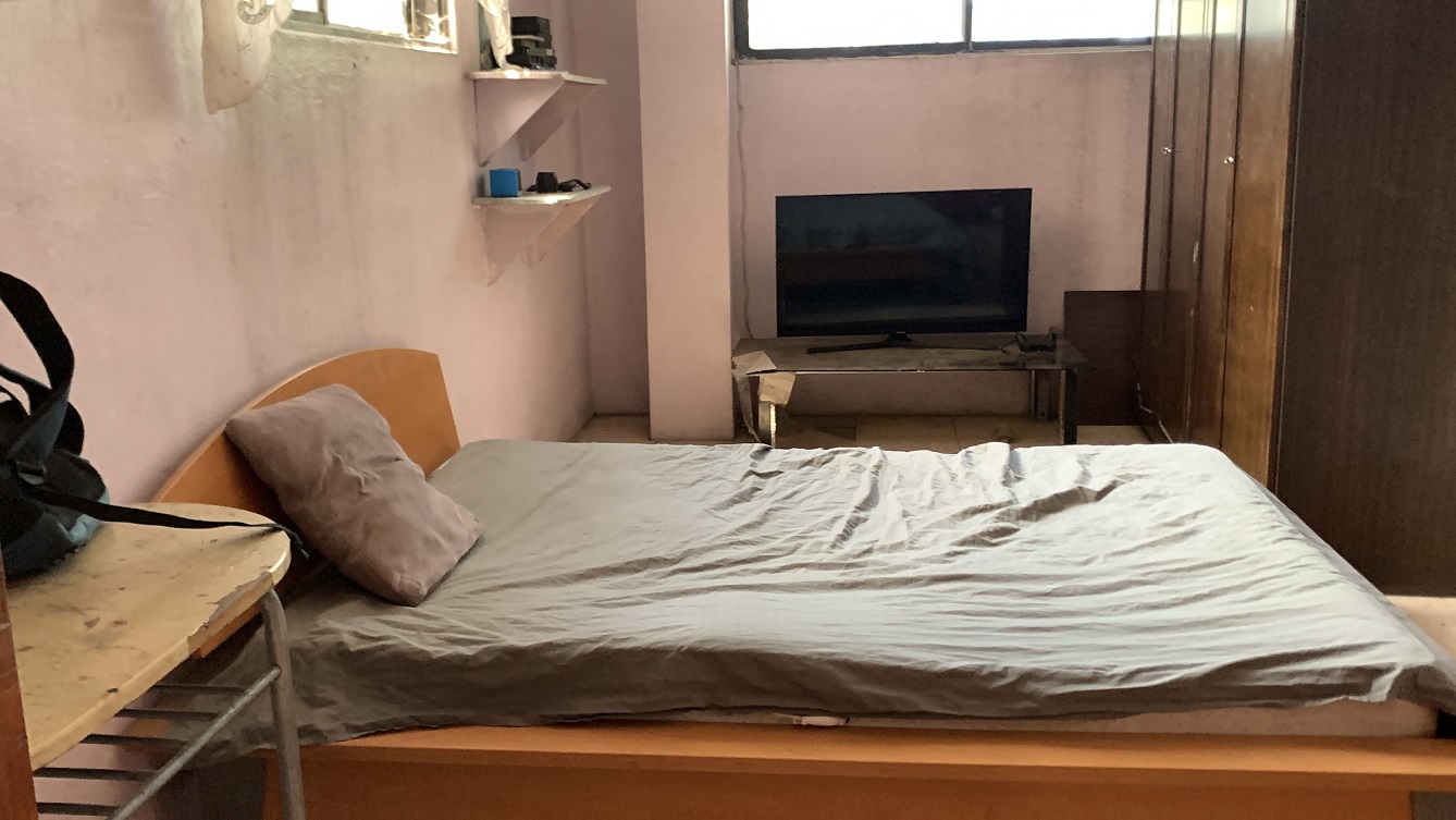 Cheap, Expansive, Sold by Owner House for Sale in Delmas 41 (Faustin 1ere), Port-au-Prince, Haiti – 6 Spacious Bedrooms, 7 Bathrooms, 3 Living Rooms, 2 Dining Rooms, 2 Kitchens, Swimming Pool, Play Area, Servant Quarter, Built in 2026 on 516m² (4 Centiemes or 5,554.18) of Flat Land, Parking Available for 4+ Cars with 2 Covered, High Walls/Fences, Safe Residential Neighborhood – Largest Master’s Bedroom in a Multi-Family Home