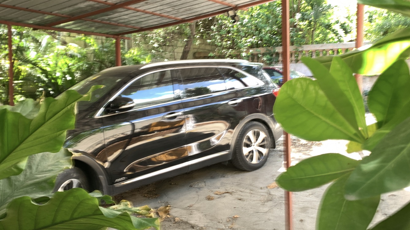 Cheap, Expansive, Sold by Owner House for Sale in Delmas 41 (Faustin 1ere), Port-au-Prince, Haiti – 6 Spacious Bedrooms, 7 Bathrooms, 3 Living Rooms, 2 Dining Rooms, 2 Kitchens, Swimming Pool, Play Area, Servant Quarter, Built in 2026 on 516m² (4 Centiemes or 5,554.18) of Flat Land, Parking Available for 4+ Cars with 2 Covered, High Walls/Fences, Safe Residential Neighborhood – Largest Master’s Bedroom in a Multi-Family Home