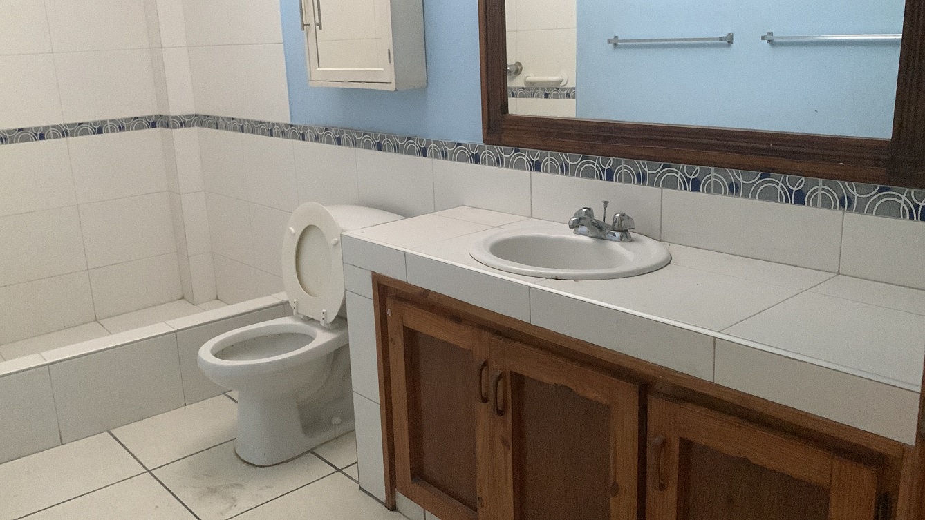 Independent Furnished or Unfurnished Apartment for Rent in Montagne Noire (Lower), Petion-Ville, Haiti – 2 Spacious Bedrooms, 1 Bathroom, Living & Dining Rooms, Large Shed (Gallery), Walking Distance to Caribbean Supermarket, Parking Spaces for 2 Cars & other Vehicles