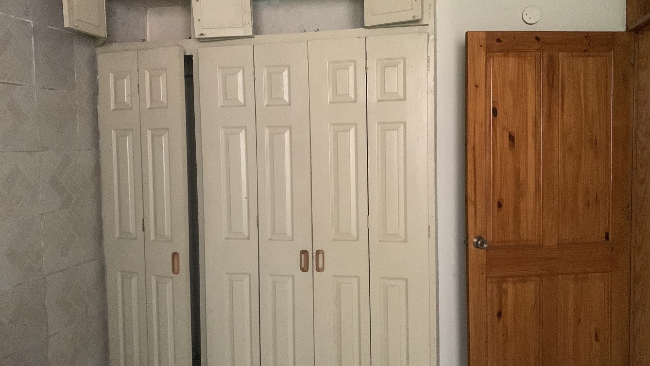 Independent Furnished or Unfurnished Apartment for Rent in Montagne Noire (Lower), Petion-Ville, Haiti – 2 Spacious Bedrooms, 1 Bathroom, Living & Dining Rooms, Large Shed (Gallery), Walking Distance to Caribbean Supermarket, Parking Spaces for 2 Cars & other Vehicles