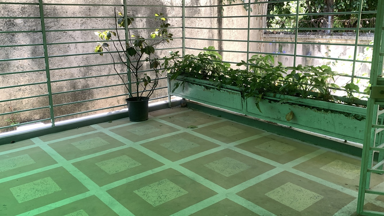 Independent Furnished or Unfurnished Apartment for Rent in Montagne Noire (Lower), Petion-Ville, Haiti – 2 Spacious Bedrooms, 1 Bathroom, Living & Dining Rooms, Large Shed (Gallery), Walking Distance to Caribbean Supermarket, Parking Spaces for 2 Cars & other Vehicles