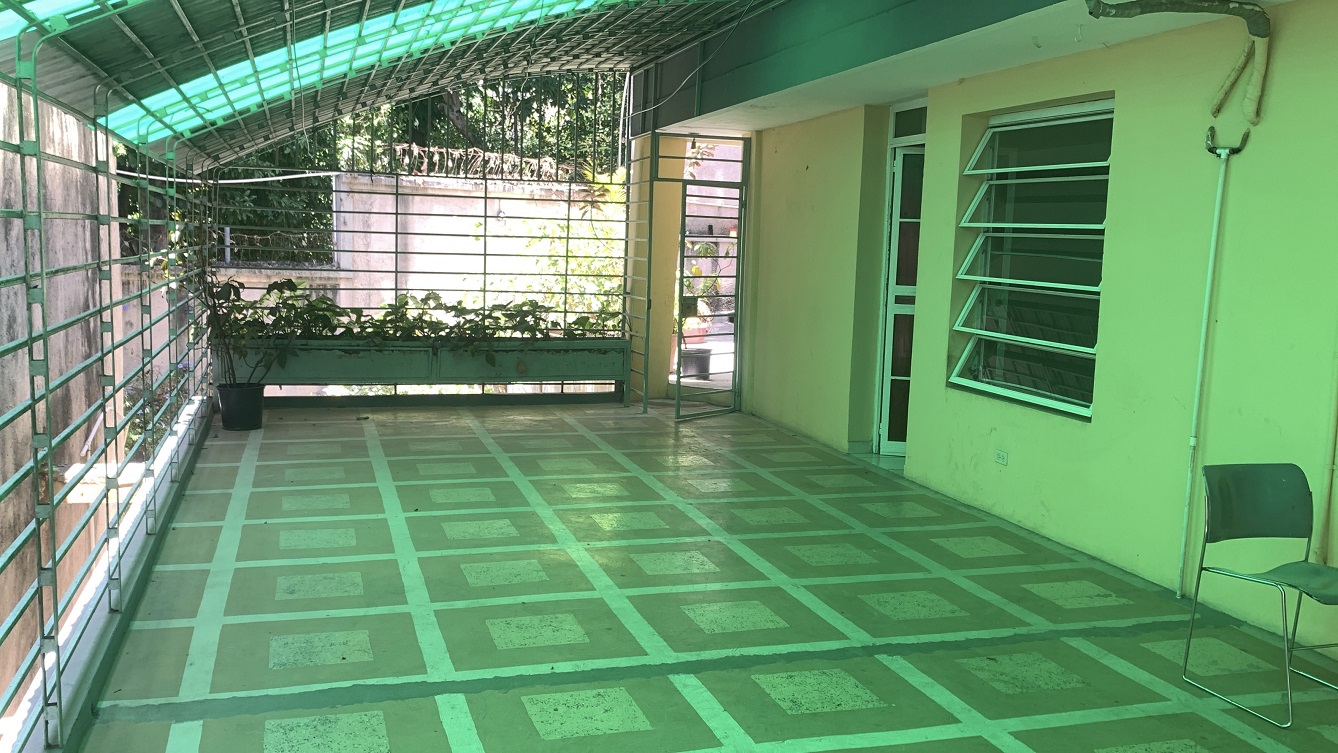 Independent Furnished or Unfurnished Apartment for Rent in Montagne Noire (Lower), Petion-Ville, Haiti – 2 Spacious Bedrooms, 1 Bathroom, Living & Dining Rooms, Large Shed (Gallery), Walking Distance to Caribbean Supermarket, Parking Spaces for 2 Cars & other Vehicles