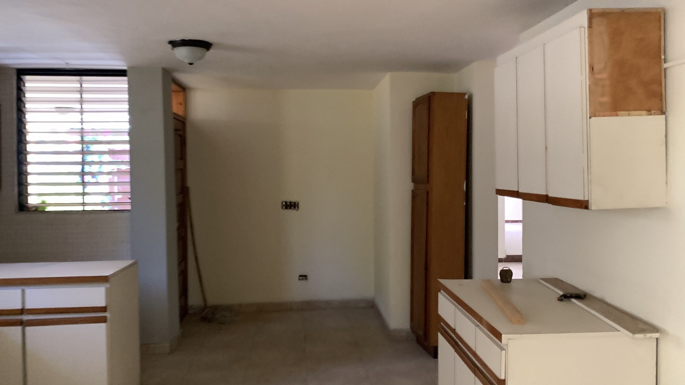 Sold by Owner Spacious House for Sale in Delmas 65, Port-au-Prince, Haiti – 5 Grand Bedrooms, 4 Bathrooms, Living & Dining Rooms, Modern Kitchen, 3 Huge Balconies, Large Backyard, Servant Quarter, Storage Rooms, Water Reservoir & Towers,  Built in 1989 on 516m² (6 Centiemes or 5,554.18) of Flat Land, 5+ Car Parking Spaces, High Walls/Fences, Safe Mixed Residential & Commercial Neighborhood – 15+ Office Space Conversion or Private Multi-Family Home