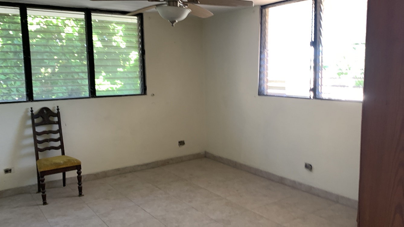 Sold by Owner Spacious House for Sale in Delmas 65, Port-au-Prince, Haiti – 5 Grand Bedrooms, 4 Bathrooms, Living & Dining Rooms, Modern Kitchen, 3 Huge Balconies, Large Backyard, Servant Quarter, Storage Rooms, Water Reservoir & Towers,  Built in 1989 on 516m² (6 Centiemes or 5,554.18) of Flat Land, 5+ Car Parking Spaces, High Walls/Fences, Safe Mixed Residential & Commercial Neighborhood – 15+ Office Space Conversion or Private Multi-Family Home