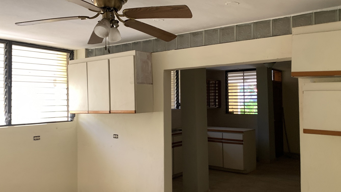 Sold by Owner Spacious House for Sale in Delmas 65, Port-au-Prince, Haiti – 5 Grand Bedrooms, 4 Bathrooms, Living & Dining Rooms, Modern Kitchen, 3 Huge Balconies, Large Backyard, Servant Quarter, Storage Rooms, Water Reservoir & Towers,  Built in 1989 on 516m² (6 Centiemes or 5,554.18) of Flat Land, 5+ Car Parking Spaces, High Walls/Fences, Safe Mixed Residential & Commercial Neighborhood – 15+ Office Space Conversion or Private Multi-Family Home