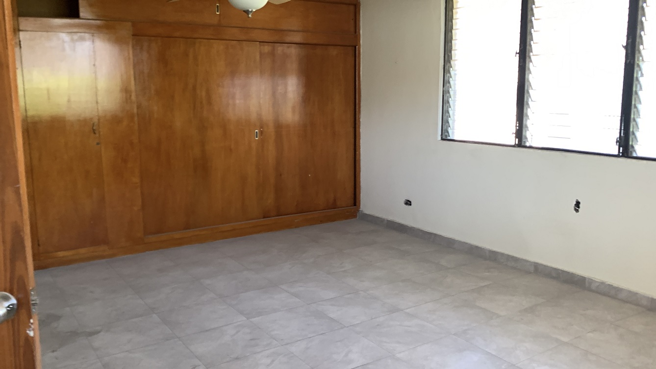 Sold by Owner Spacious House for Sale in Delmas 65, Port-au-Prince, Haiti – 5 Grand Bedrooms, 4 Bathrooms, Living & Dining Rooms, Modern Kitchen, 3 Huge Balconies, Large Backyard, Servant Quarter, Storage Rooms, Water Reservoir & Towers,  Built in 1989 on 516m² (6 Centiemes or 5,554.18) of Flat Land, 5+ Car Parking Spaces, High Walls/Fences, Safe Mixed Residential & Commercial Neighborhood – 15+ Office Space Conversion or Private Multi-Family Home