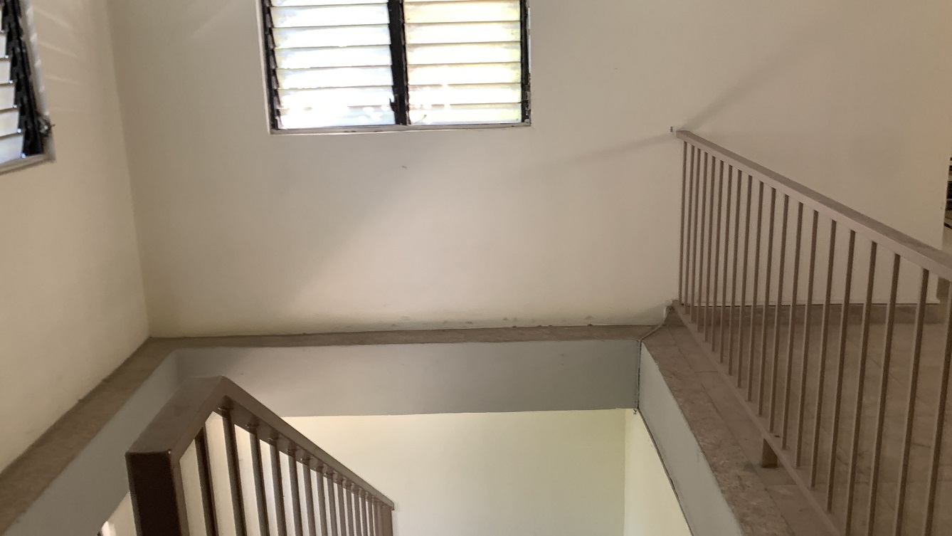 Sold by Owner Spacious House for Sale in Delmas 65, Port-au-Prince, Haiti – 5 Grand Bedrooms, 4 Bathrooms, Living & Dining Rooms, Modern Kitchen, 3 Huge Balconies, Large Backyard, Servant Quarter, Storage Rooms, Water Reservoir & Towers,  Built in 1989 on 516m² (6 Centiemes or 5,554.18) of Flat Land, 5+ Car Parking Spaces, High Walls/Fences, Safe Mixed Residential & Commercial Neighborhood – 15+ Office Space Conversion or Private Multi-Family Home