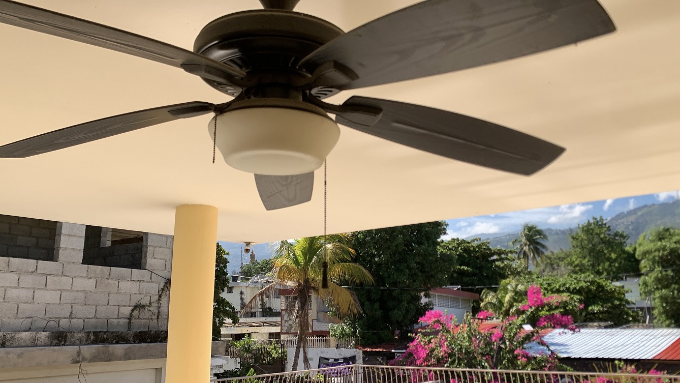 Sold by Owner Spacious House for Sale in Delmas 65, Port-au-Prince, Haiti – 5 Grand Bedrooms, 4 Bathrooms, Living & Dining Rooms, Modern Kitchen, 3 Huge Balconies, Large Backyard, Servant Quarter, Storage Rooms, Water Reservoir & Towers,  Built in 1989 on 516m² (6 Centiemes or 5,554.18) of Flat Land, 5+ Car Parking Spaces, High Walls/Fences, Safe Mixed Residential & Commercial Neighborhood – 15+ Office Space Conversion or Private Multi-Family Home