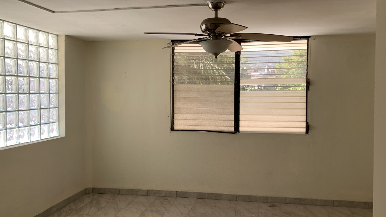 Sold by Owner Spacious House for Sale in Delmas 65, Port-au-Prince, Haiti – 5 Grand Bedrooms, 4 Bathrooms, Living & Dining Rooms, Modern Kitchen, 3 Huge Balconies, Large Backyard, Servant Quarter, Storage Rooms, Water Reservoir & Towers,  Built in 1989 on 516m² (6 Centiemes or 5,554.18) of Flat Land, 5+ Car Parking Spaces, High Walls/Fences, Safe Mixed Residential & Commercial Neighborhood – 15+ Office Space Conversion or Private Multi-Family Home