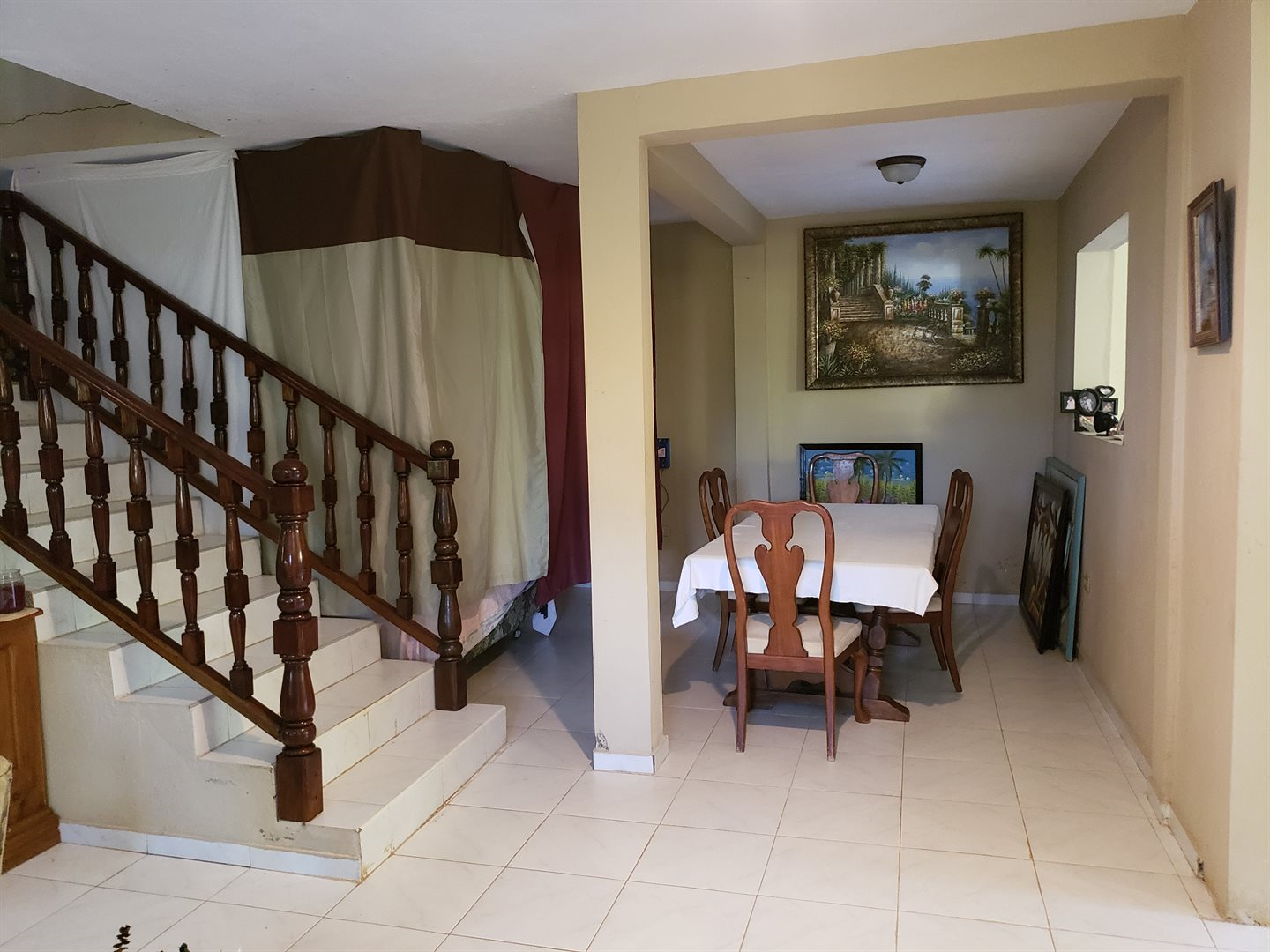 Two-Story House + Apartment + Land for Sale (PACKAGE DEAL) in Meyer, Jacmel, Haiti – 4 Spacious Bedrooms with Built-in Closets, 3 Bathrooms with Glamorous Bathtubs, Living/Dining Rooms, Nice Modern Kitchen, Wrap-Around Patio with Beautiful Flowers, Two Balconies, Family Room, Upstairs Loft, Solar-Powered Electricity System, Panoramic Views – An Apartment of 2 Bedrooms, 1 Bath, Kitchen – Piece of Land of 5 Centiemes (650 m² or 6996.54 ft²)