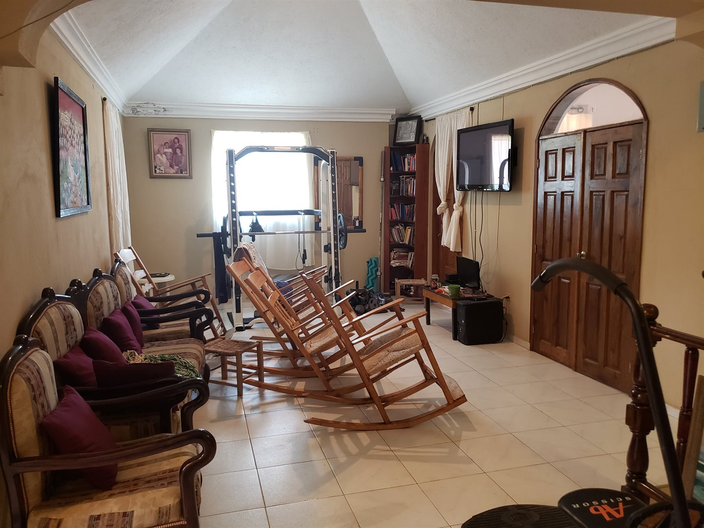 Two-Story House + Apartment + Land for Sale (PACKAGE DEAL) in Meyer, Jacmel, Haiti – 4 Spacious Bedrooms with Built-in Closets, 3 Bathrooms with Glamorous Bathtubs, Living/Dining Rooms, Nice Modern Kitchen, Wrap-Around Patio with Beautiful Flowers, Two Balconies, Family Room, Upstairs Loft, Solar-Powered Electricity System, Panoramic Views – An Apartment of 2 Bedrooms, 1 Bath, Kitchen – Piece of Land of 5 Centiemes (650 m² or 6996.54 ft²)